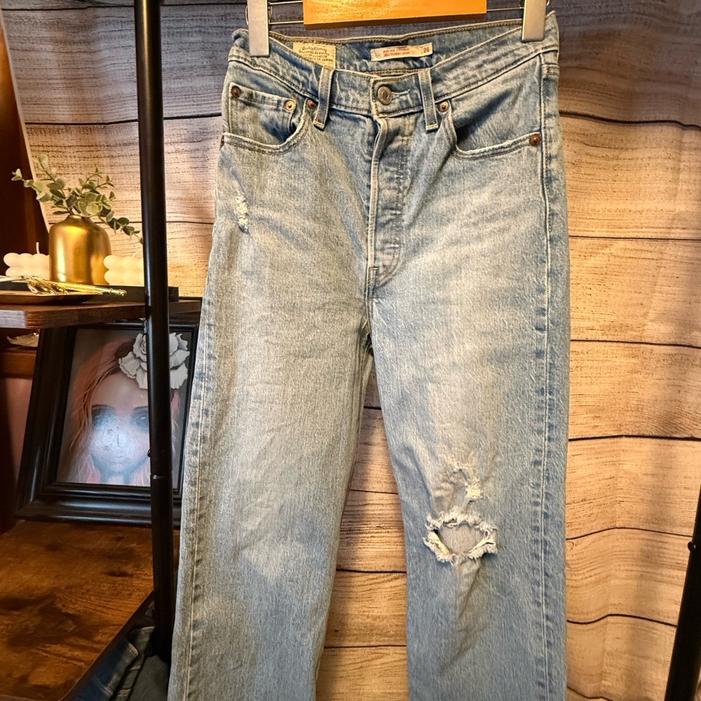 Levi's Premium Ribcage Straight Ankle Jeans